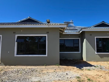 4 Bedroom Flat & Apartment