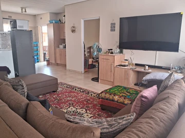 3 Bedroom Flat & Apartment