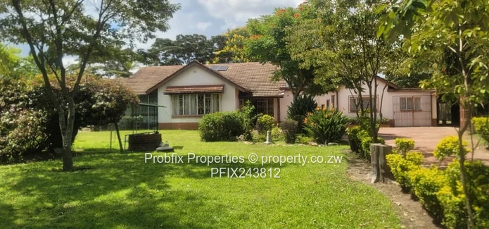  Spacious Family Home with Guest Wing & Cottage | Hatfield North