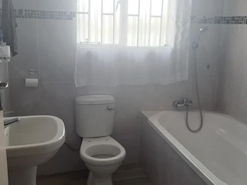 6 Bedroom House