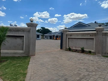 3 Bedroom Garden Flat