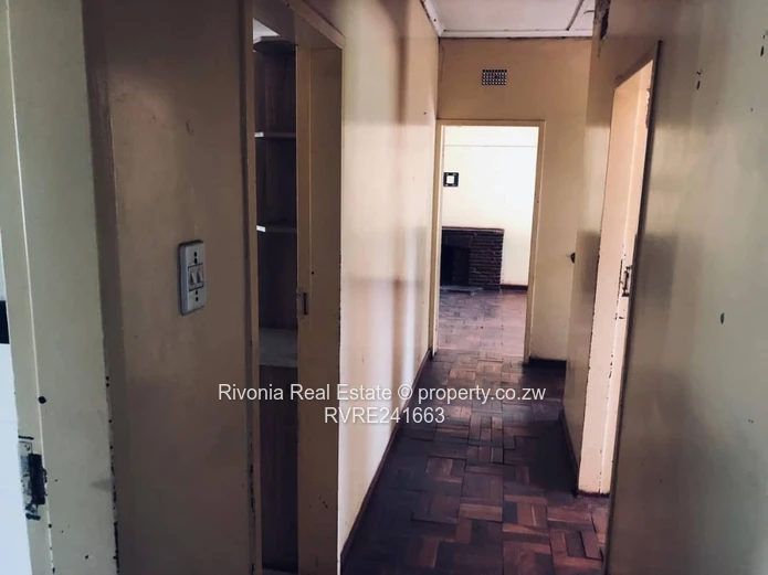 Spacious 4-Bed Home on 4065m² in Hatfield — Borehole