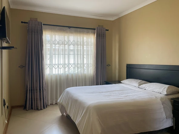 3 Bedroom Garden Flat