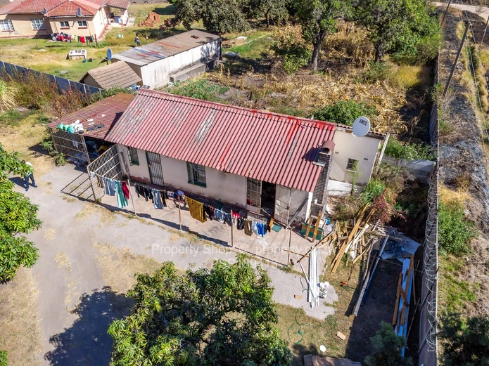 8-Bedroom Family Home for Sale in Hatfield, Harare with Borehole, 3617m²