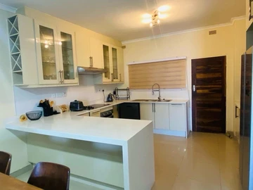 3 Bedroom Flat & Apartment