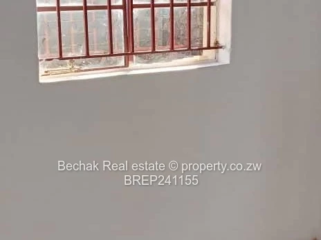 Mahatshula 2-Bed cottage: Fitted Kitchen, Tank & Garden