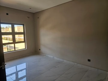3 Bedroom Flat & Apartment
