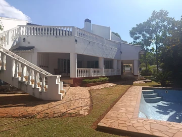 6 Bedroom House