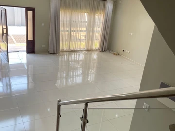 3 Bedroom Flat & Apartment