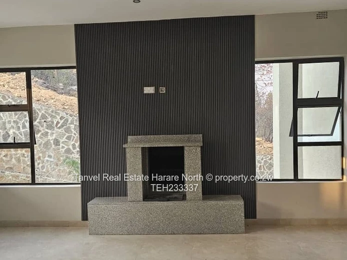 **For Sale: Exquisite 4-Bedroomed  Luxury Home in Folyjon, Glen Lorne.Deeds