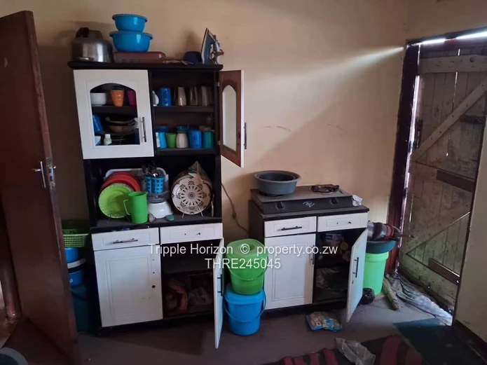 6-Bed Home in Granary Park - Walled, Verandah & Carport