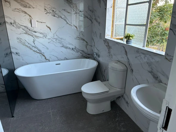 3 Bedroom Flat & Apartment