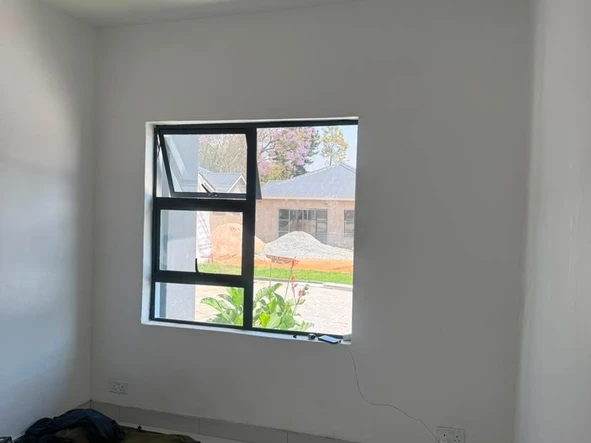 4 Bedroom Flat & Apartment
