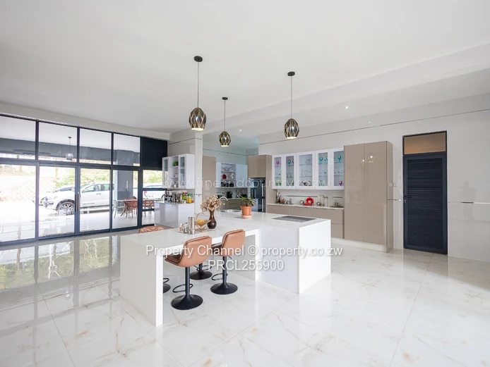 Sunlit 5-Bed Umwinsidale Home with Marble Floors
