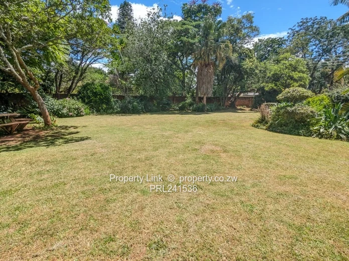 Home With Pool & Good Borehole - Available 1 May