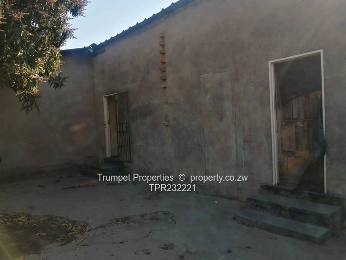 Glen View 2-Bed Home - Walled Yard & Mango Tree