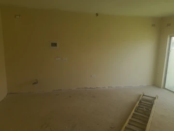 2 Bedroom Flat & Apartment