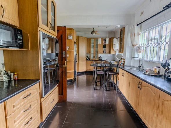 5 Bedroom House