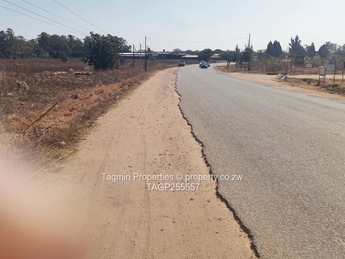 *COMMERCIAL STAND FOR SALE - 10 HECTARES*  ?? Along Arcturus Road, Opposite Manresa, Harare East ?? 