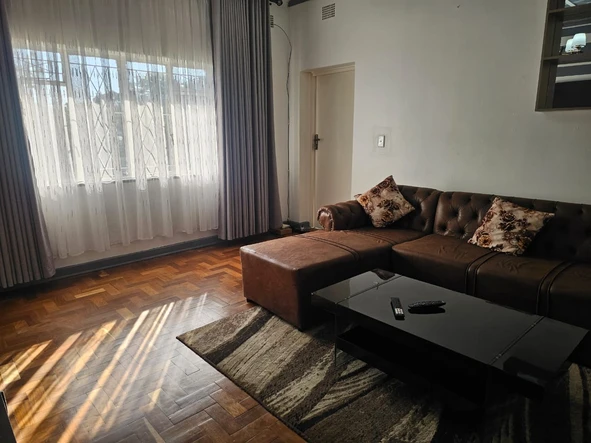 2 Bedroom Flat & Apartment