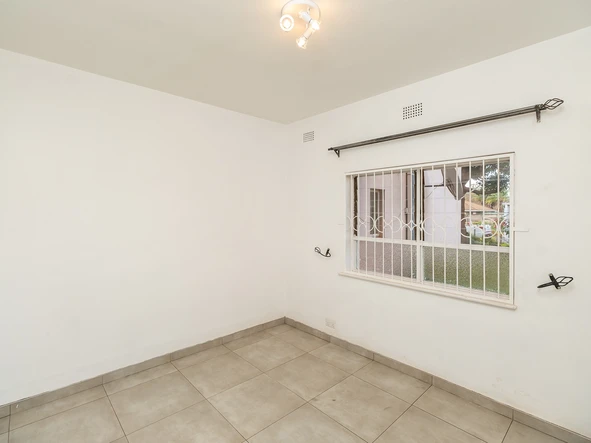 3 Bedroom Flat & Apartment