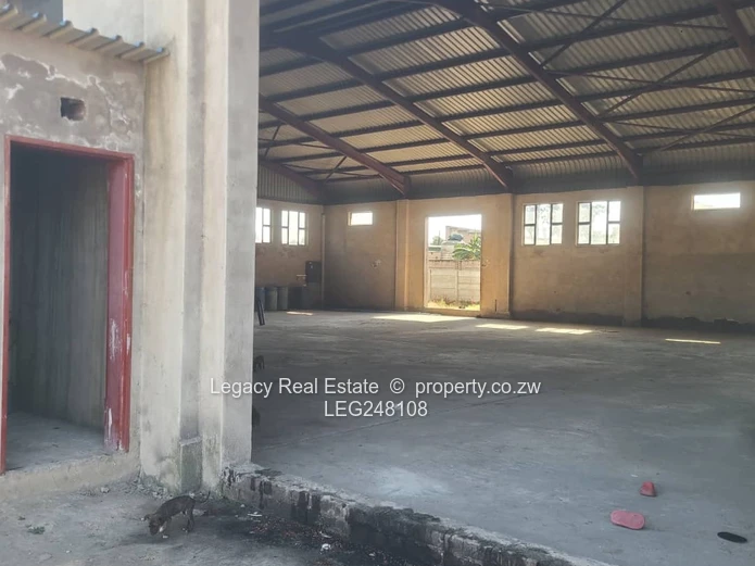 Commercial Warehouse With High Roof Clearance For Sale