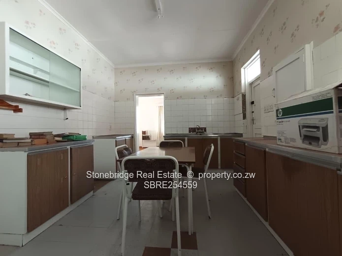 3 Bedroom House in Hillside For Sale