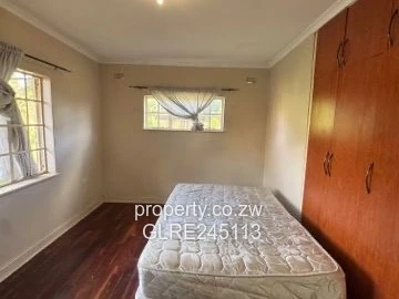 2BR Borrowdale Home — Walled Garden, Paved Drive & Water Tank