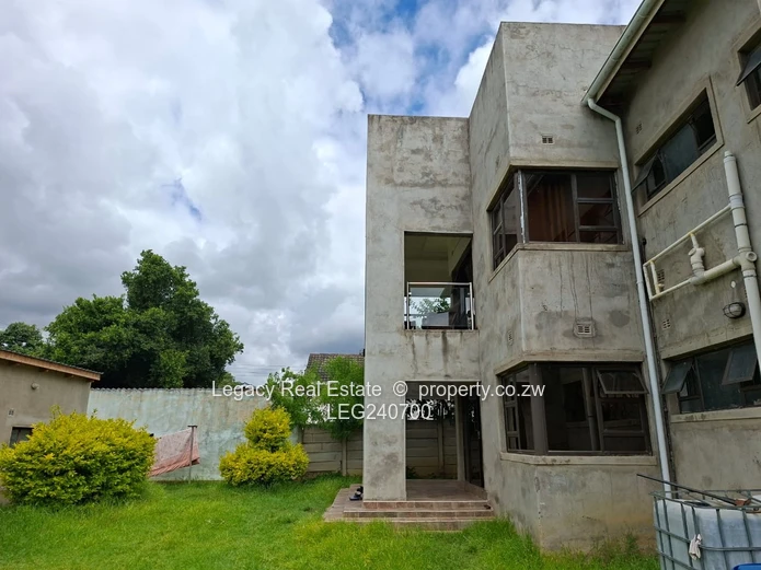 Prestigious Avondale West Property With Dual Living Potential