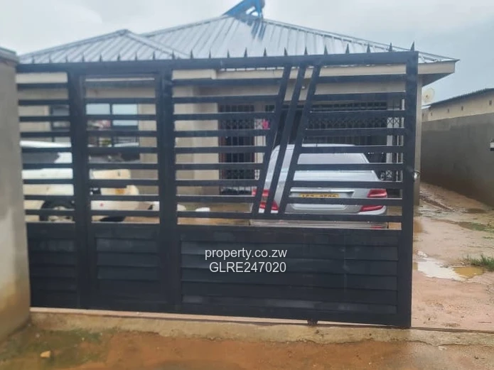 Gated 4-Bed Home in Glen Norah with Borehole