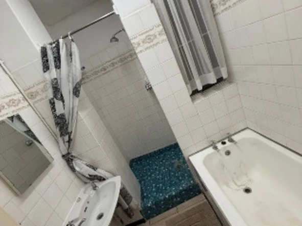 2 Bedroom Flat & Apartment