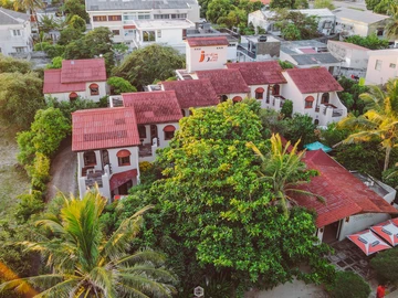 Exclusive Opportunity: Operational Beachfront Lodge for Sale – Jardim das Velas, Beira, Mozambique