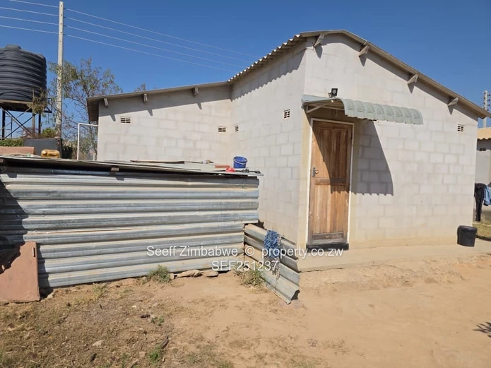 3-Bed Adelaide Park Home with Study, Yard & Water Tank (Sole Mandate)