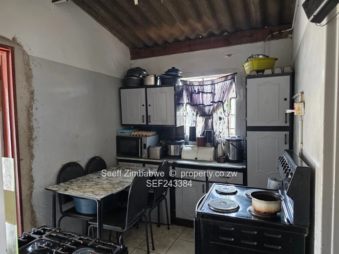 2 Bedroom house with Title deeds  (Sole Mandate)