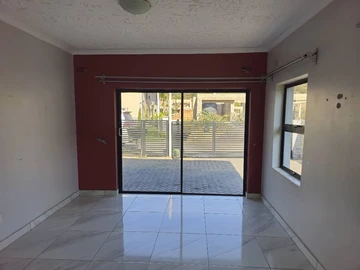 3 Bedroom Flat & Apartment