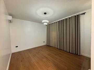 4 Bedroom Flat & Apartment