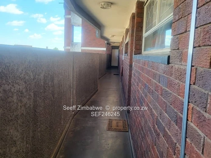 Bright 2-Bed Avenues Apartment with Borehole & Balcony
