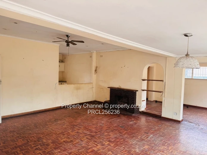 Spacious 4-Bed Family Home in Sentosa with Pool & Borehole