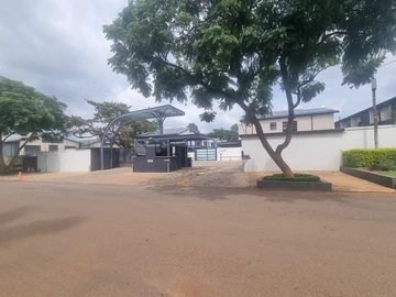 Four Bedroom Townhouse In Avondale