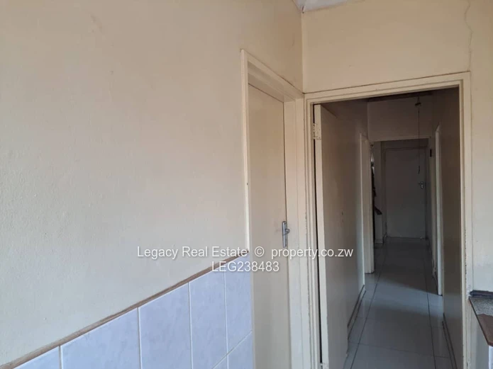 Spacious 4-Bedroom Full House to Rent – Warren Park D