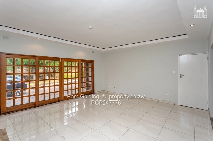 Beautiful Modern Family Home in Helensvale