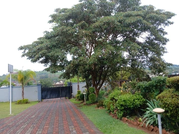 House for sale in Brookview
