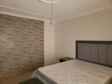 6 Bedroom House