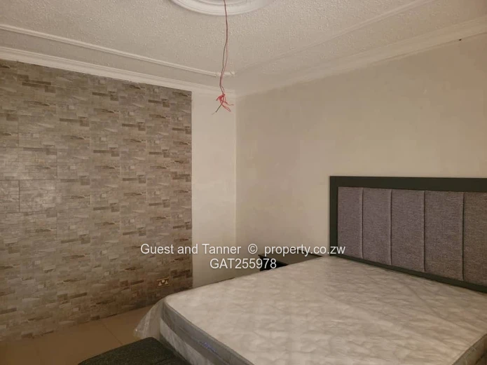 Glen Lorne | Spacious 6-Bedroom Family Home (Sole Mandate)