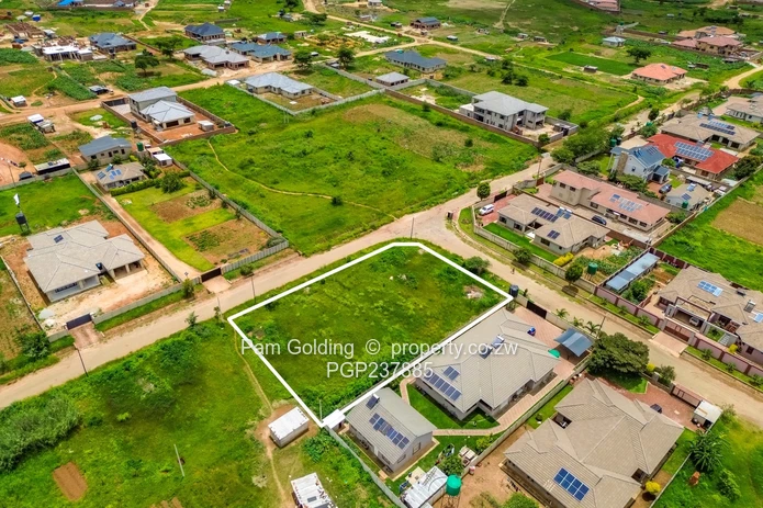 1500 Square Meter Stand For Sale in Haydon