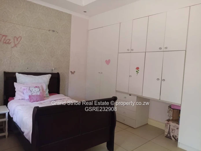 Luxury home for sale in Alexandra park 