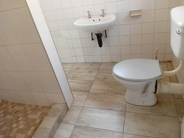 3 Bedroom Flat & Apartment