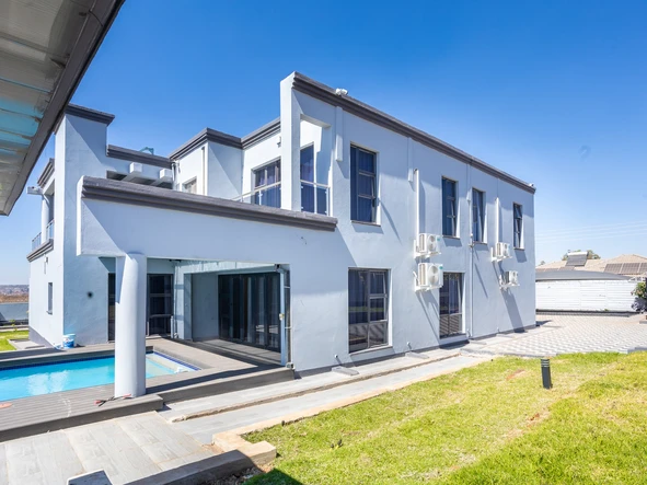 5 Bedroom House