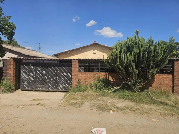 Spacious 4-Bed Home in Prime Warren Park D Location