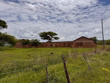 Farm & Agricultural Land